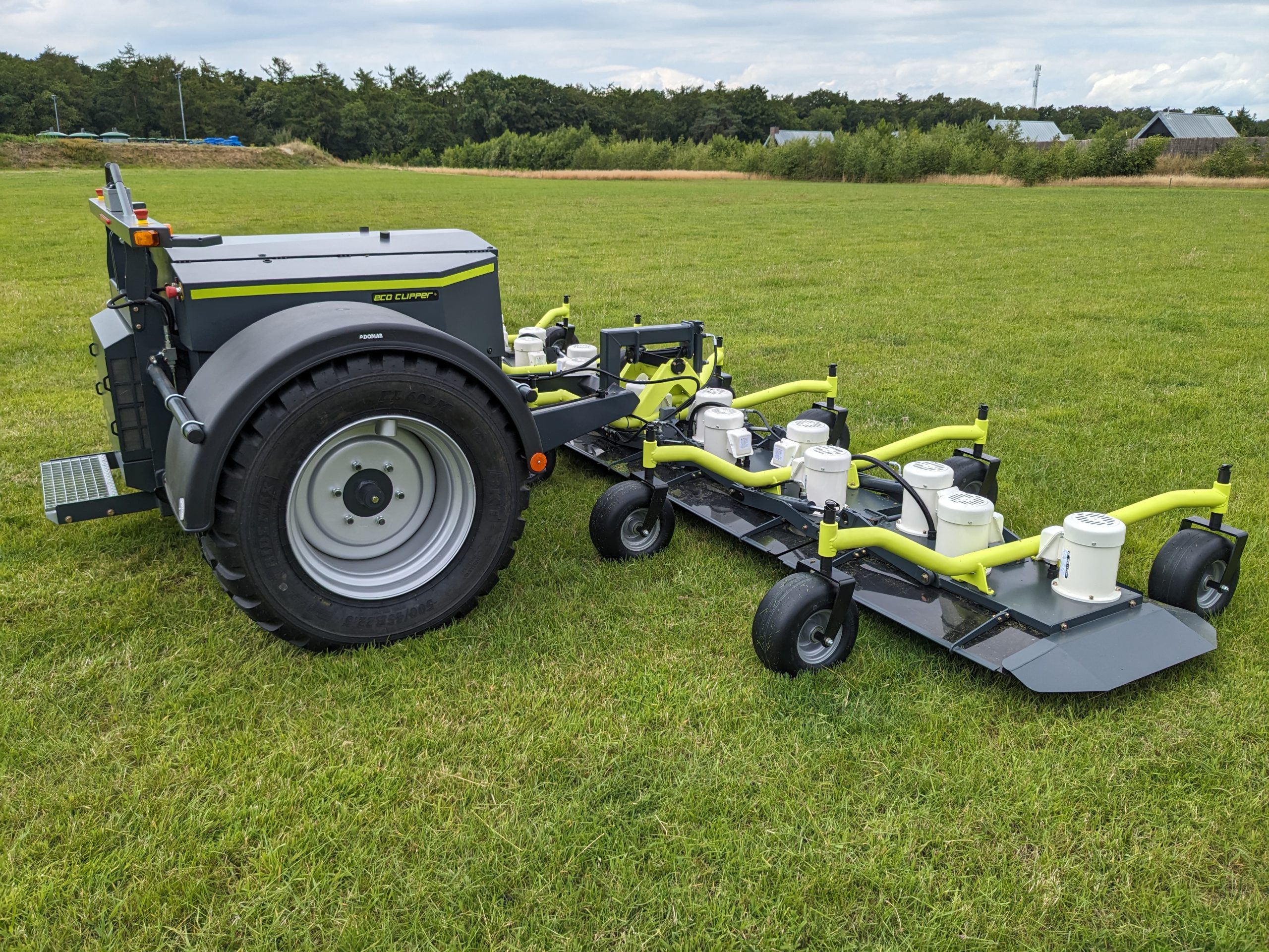 Eco Clipper autonomous mower with a 513 cm wide mowing deck